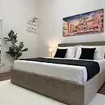 Lägenhet La Maison Di San Felice Bologna